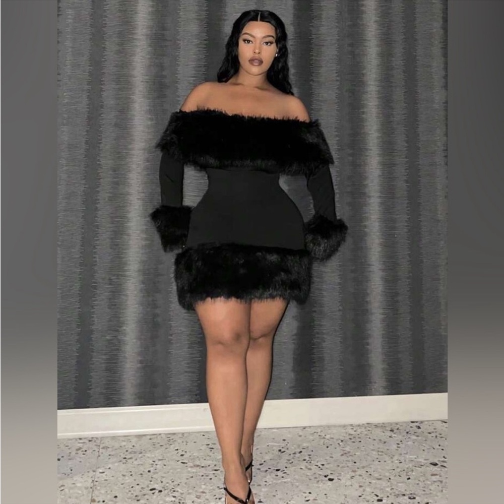 BLACK Off shoulder Faux fur Trim Short Body con Party Dress